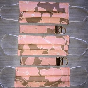 ✨SOLD✨Repurposed acacia mask and keychain